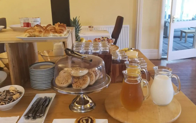 Newton House Hotel