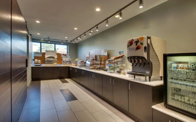 Holiday Inn Express & Suites Morris by IHG