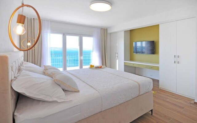 Villa Iva With sea View and Pool