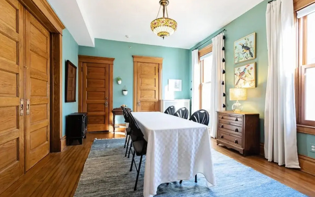 Harrison House Bed & Breakfast