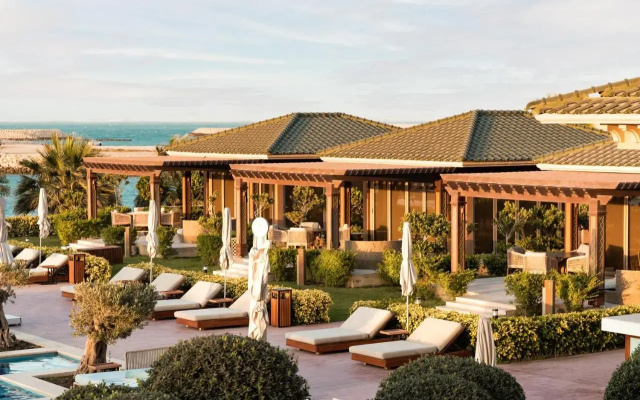 Royal Saray Resort