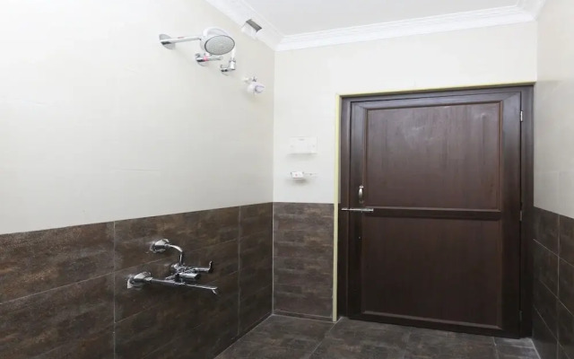 OYO 13006 Arumbakkam Inn