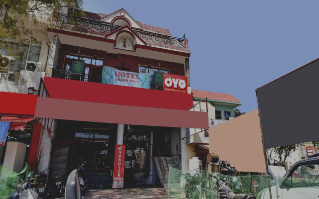 OYO 87525 Hotel Green