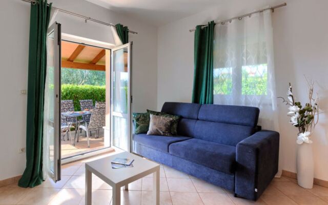 Apartment Mir Dorio