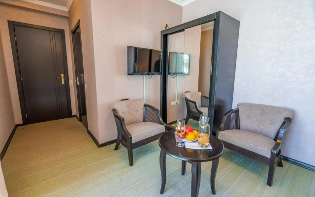 Good Aura Hotel