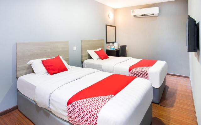 OYO 383 V3 Hotel Nusajaya