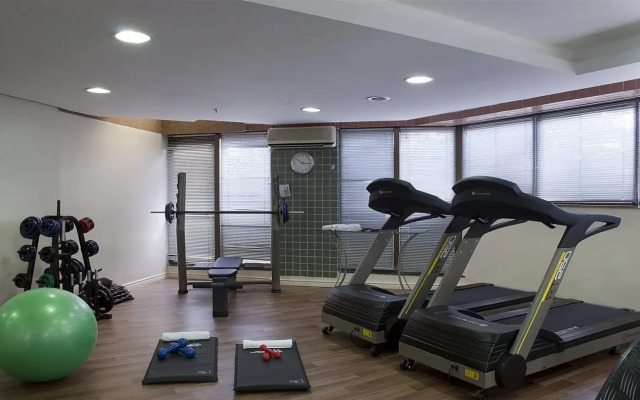 Master Porto Alegre Hotel - Av Carlos Gomes, Proximo Consulado Americano