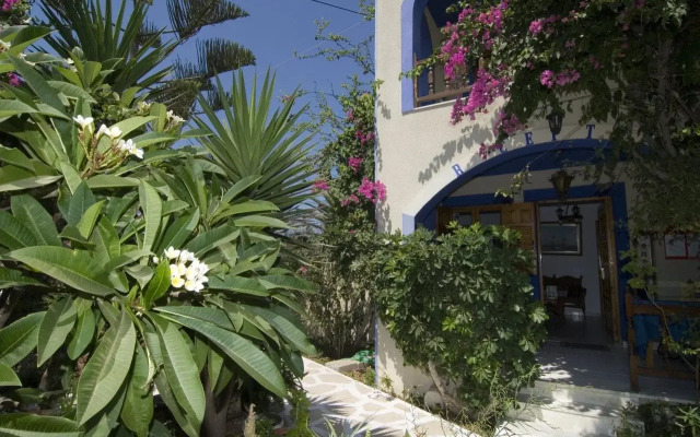 Montemar Studios & Apartments