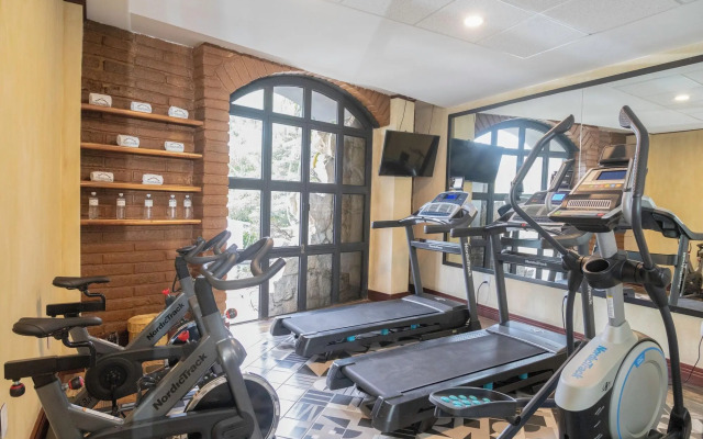 Casa de Adobe Gallery & Luxury Boutique