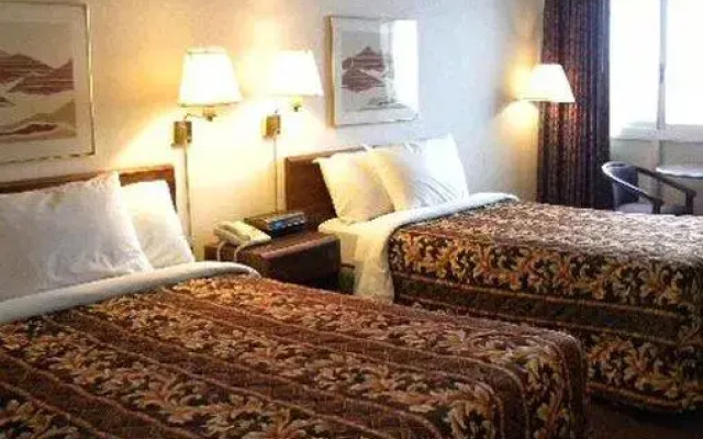 Magnuson Hotel Lansing