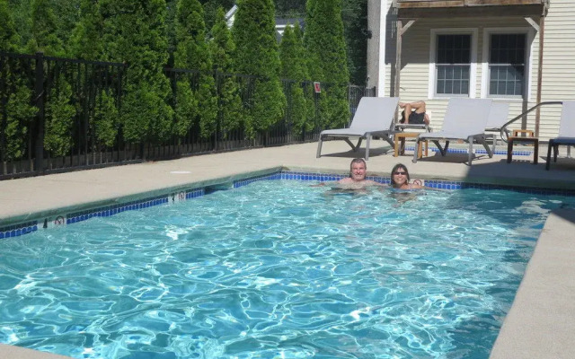 Admiral's Inn Resort