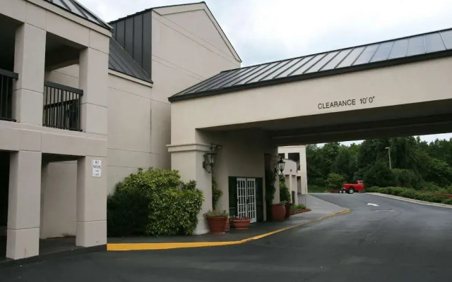 Hampton Inn Roanoke-Airport