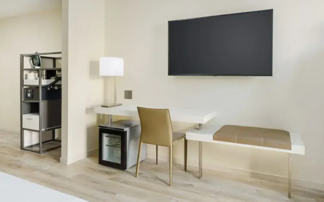AC Hotel Naples 5th Avenue