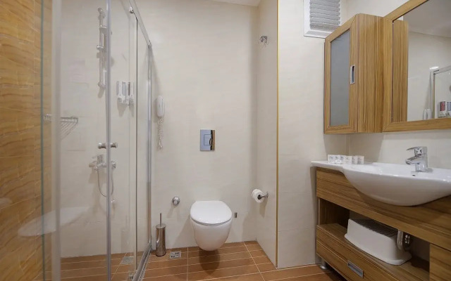 Quattro Beach Spa & Resort Hotel