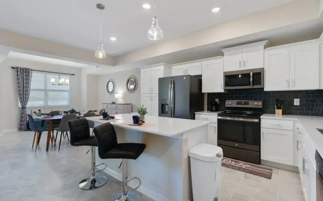 Storey Lake Sweet 2br Home 3121