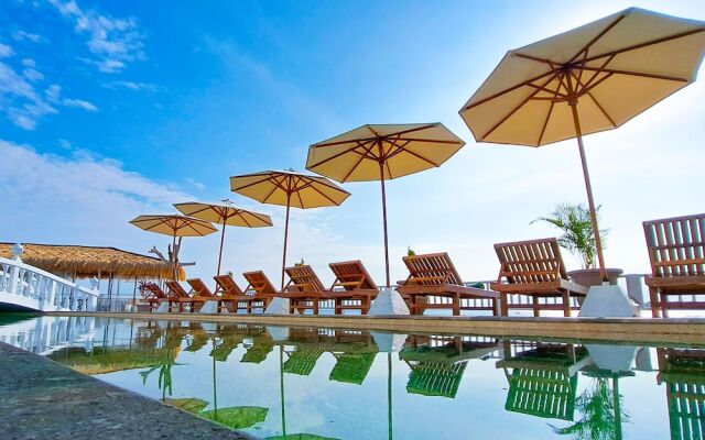 Gili Beachfront Suites