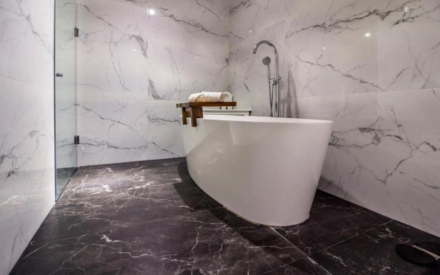 Hotel Business Real 500