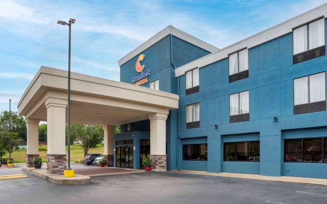 Comfort Suites Fultondale I-65 near I-22