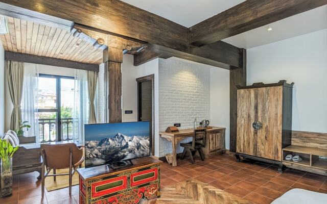 Uma Residence & Suites