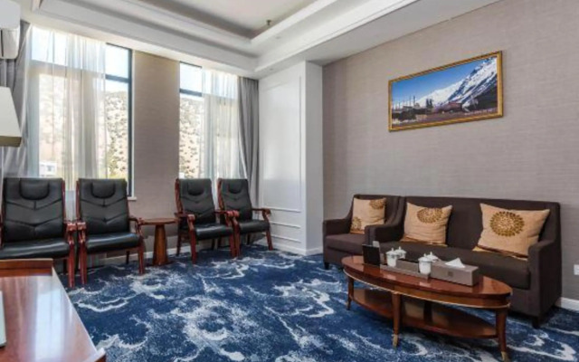 Gela Dandong Business Hotel (VIP Building)