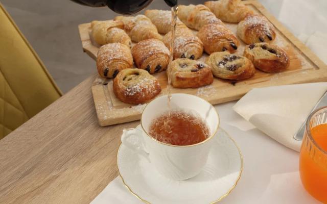 Alexander House Hotel