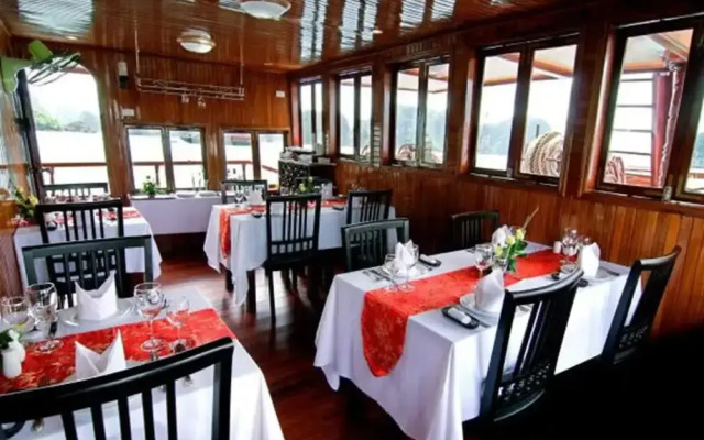 Huong Hai Junks Halong