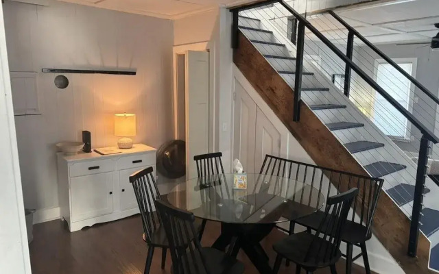 Sweet Mary 2 Bedroom Home by RedAwning