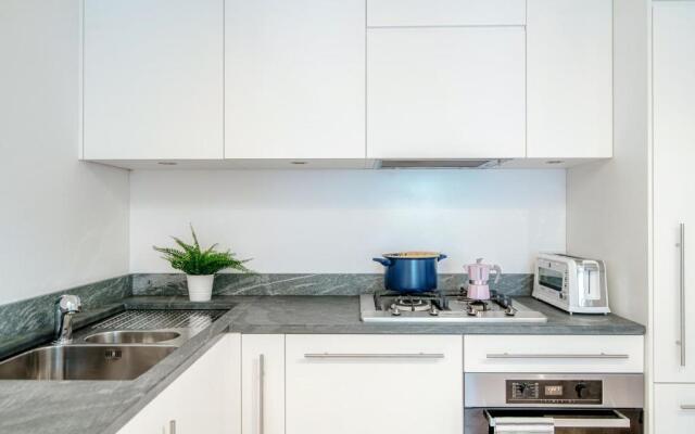 Vicolo Dei Pescatori - by MyHomeInComo