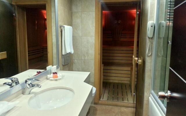 Ismira Hotel