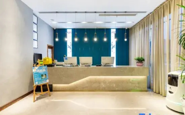 Shiguang Hanshe Hotel (Yiwu Railway Station Airport Branch)