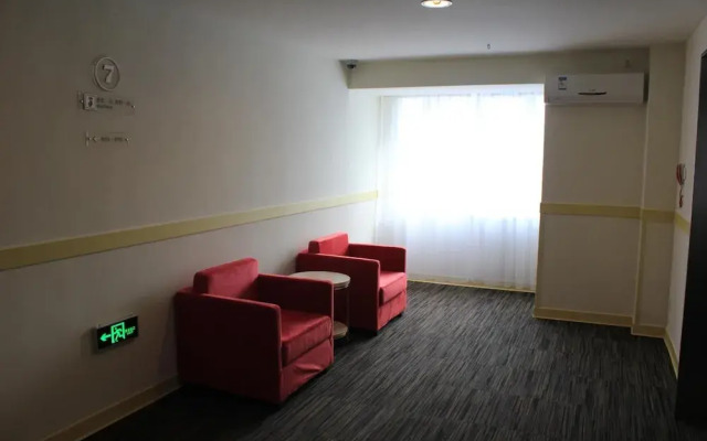 Jinjiang Inn Xiangzhou Inter-city Bus Station Hotel