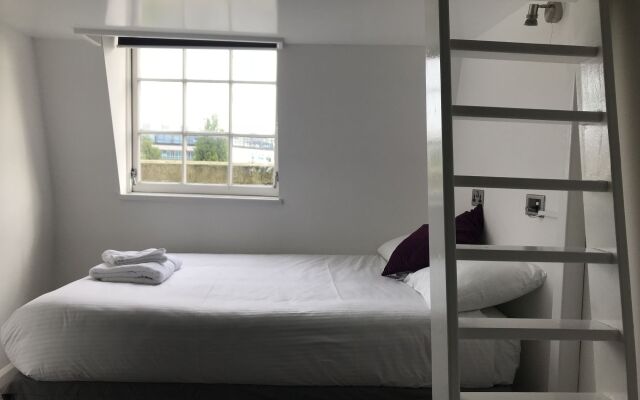 Fox House, Studio Apartments