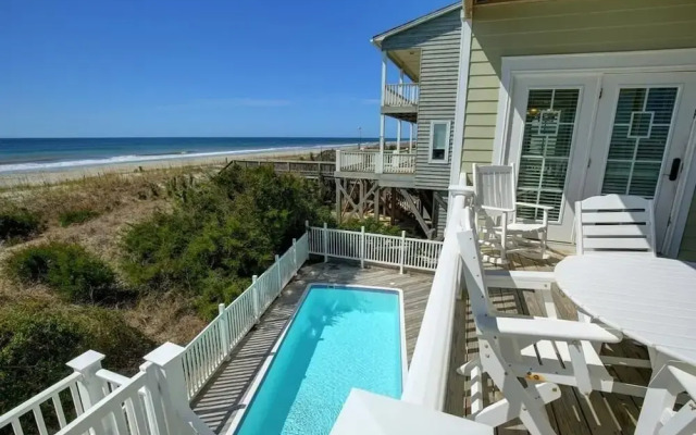 R & R By The Sea 4 Bedroom Home by RedAwning