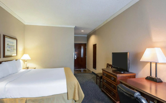 Quality Inn & Suites Seabrook - NASA - Kemah