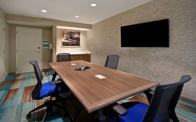 Home2 Suites Wichita Downtown Delano, Ks