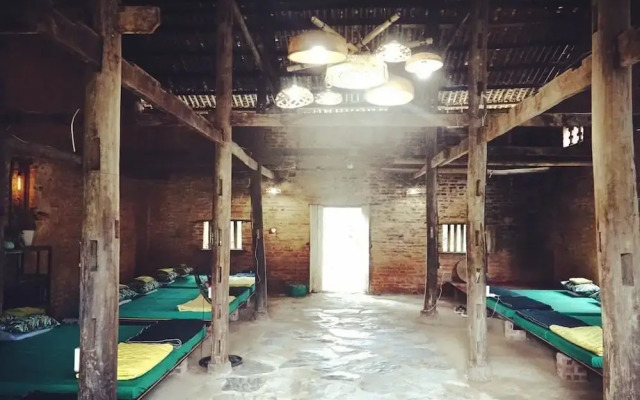 Green Door Ban Gioc - Hostel