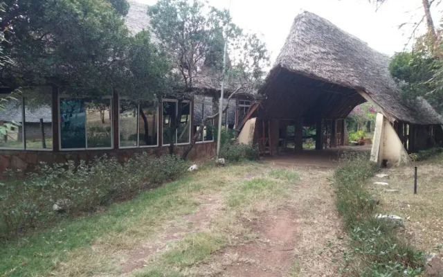 Mara Topi Safari Lodge