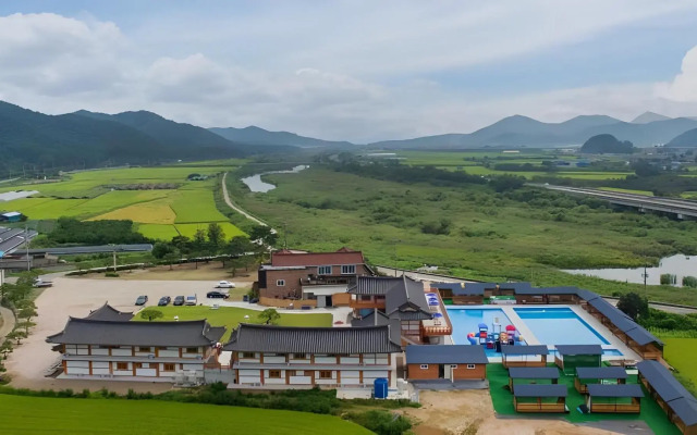 Gyeongju Yongjang Hanok Pension