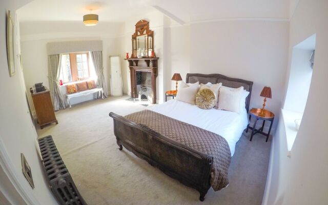 Abbots Oak Manor