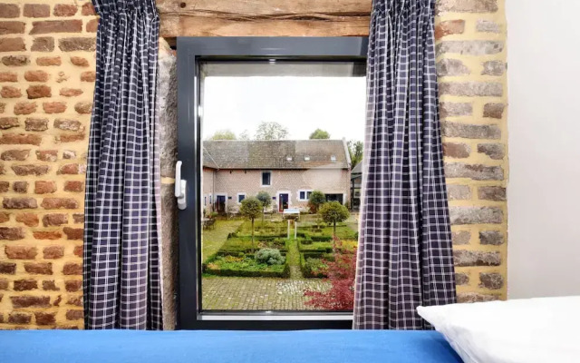 Pleasing Holiday Home in Richelle With Garden, Terrace, BBQ