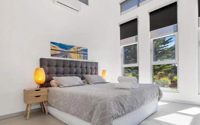 Coastal Haven – Guest Rooms – Melbourne