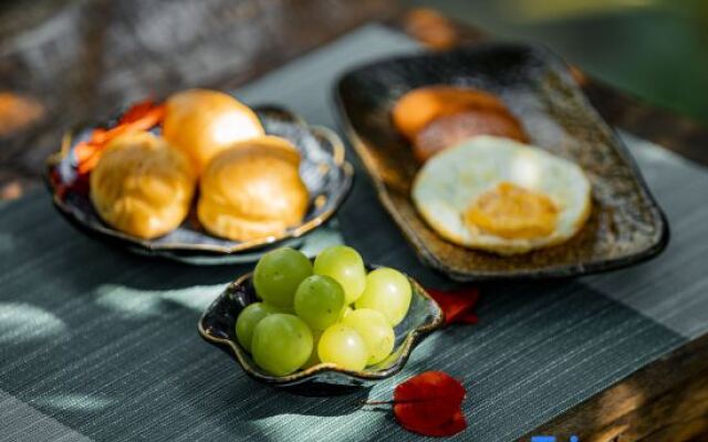 Jinghong Manying Dai Tai Courtyard Villa