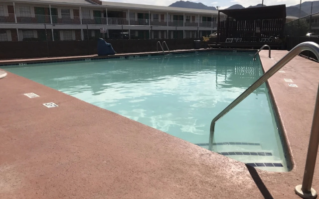 Superlodge Motel