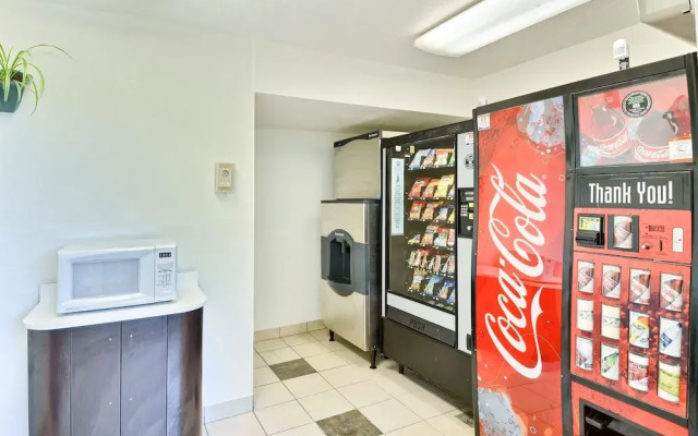 Motel 6 Nashua South