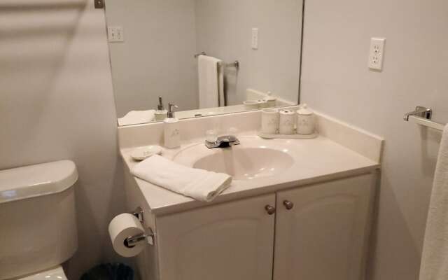 3801 Hollywood - 2Z - 1 Br Apts