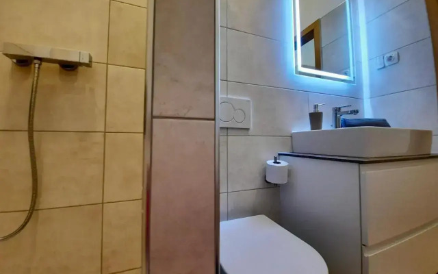 Apartment Gold