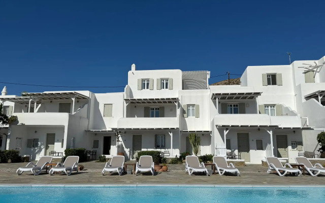 Yakinthos Residence