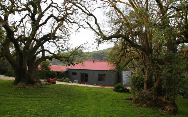 Trawool Cottages and Farmstay