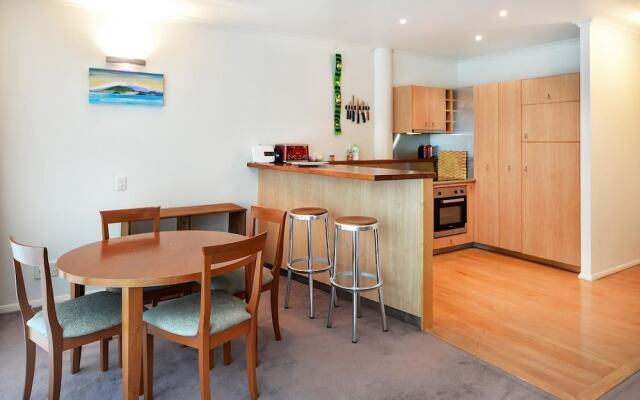 QV Harbour Private Apartment - 700