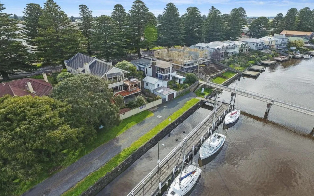 Shearwater Penthouse Apartment